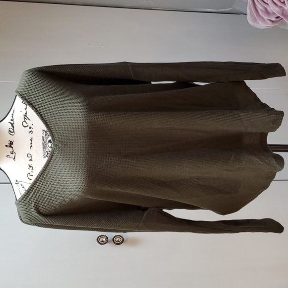 Tops - 🔥 HOT Olive Green Blouse with Back Twist!! SUPER CUTE! XL Women's